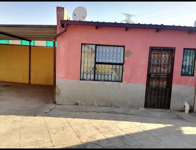 2 BEDROOM HOUSE FOR SALE IN BRAM FISCHERVILLE